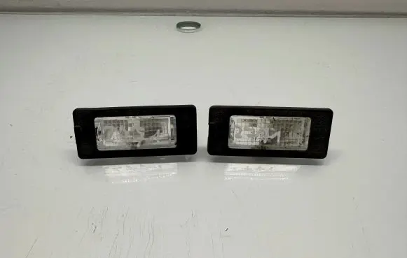 Volkswagen Golf Plus Number plate light 5N0943021