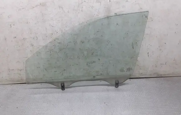 KIA Sportage Front door window glass four-door
