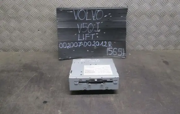 Volvo V50 Radio/GPS head unit trim 31328059
