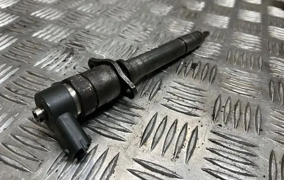 Volvo V70 Fuel injector 0445110078 30777314