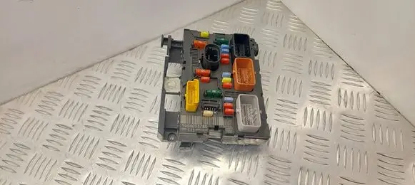 Peugeot 207 BSM Control unit 9664055780