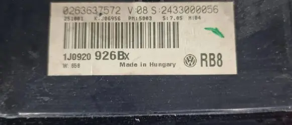 Volkswagen Golf IV Speedometer (instrument cluster) 1J0920926BX 2433000056 0263637572