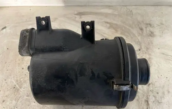 Nissan Navara D22 Air filter box