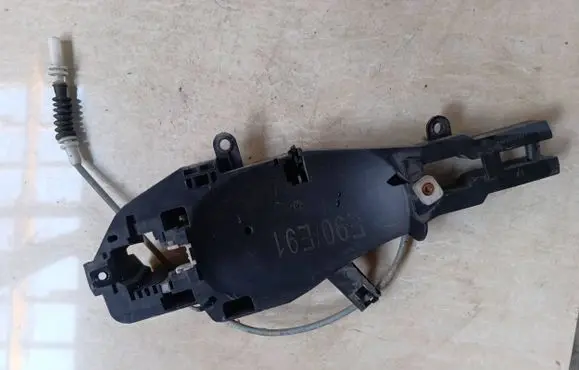 BMW 3 E90 E91 Front door exterior handle/bracket 