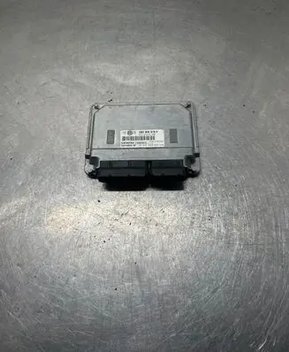 Volkswagen PASSAT B5.5 Engine control unit/module 3B0906018F 5WP4003502