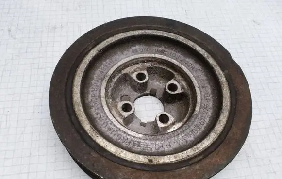 Volkswagen PASSAT B4 Crankshaft pulley 028105243K 401102