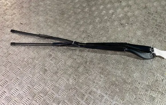Ford Kuga III Front wiper blade arm LJ6B17527AA LJ6B17526AA