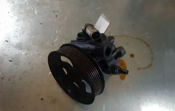 Toyota Corolla E120 E130 Power steering pump