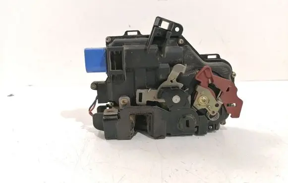 Audi A8 S8 D3 4E Rear door lock 4E0839016