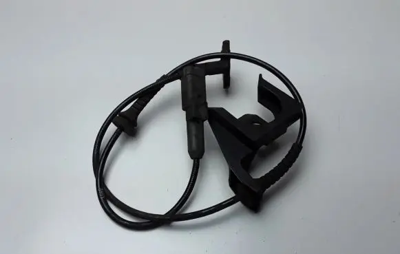 Citroen DS5 ABS brake wheel speed sensor 9657382680