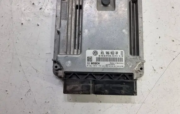 Volkswagen Tiguan Engine control unit/module 03L906022RP 0281016156