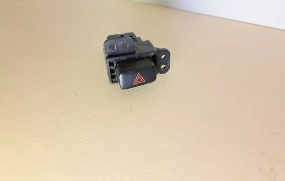 Toyota Hilux (AN10, AN20, AN30) Hazard light switch 9860Z5D 554470K010