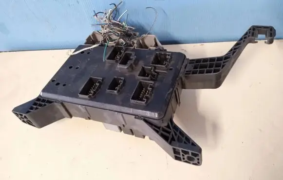 Ford Mondeo Mk III Fuse box set 4S7T14A073 1S7T14A301CC