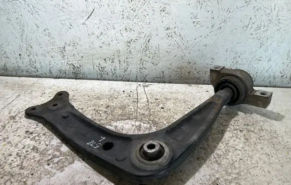 Peugeot 508 RXH Front lower control arm/wishbone