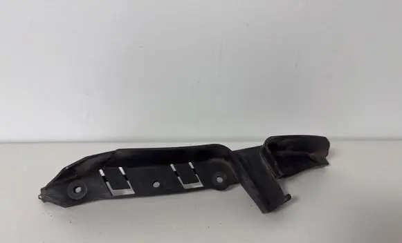 Front bumper mounting bracket