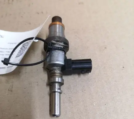 Renault Clio IV AdBlue injector H8200769153