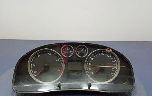 Volkswagen PASSAT B5.5 Speedometer (instrument cluster) 3B0920926A