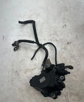 Mercedes-Benz C AMG W204 Fuel injection high pressure pump 28343143 0360720GGE A6510701801