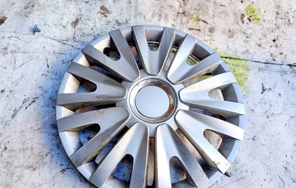 Opel Astra H R15 wheel hub/cap/trim 