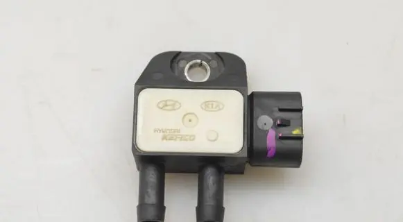 Hyundai i30 Exhaust gas pressure sensor 392102F600