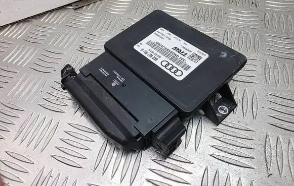 Audi A5 Sportback 8TA Hand brake control module 8K0907801H