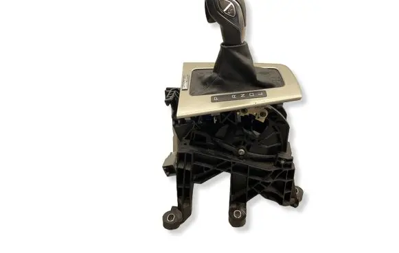 Ford Focus Gear shifter/selector BV6P7K004