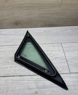 Seat Altea Front triangle window/glass 5P0845411
