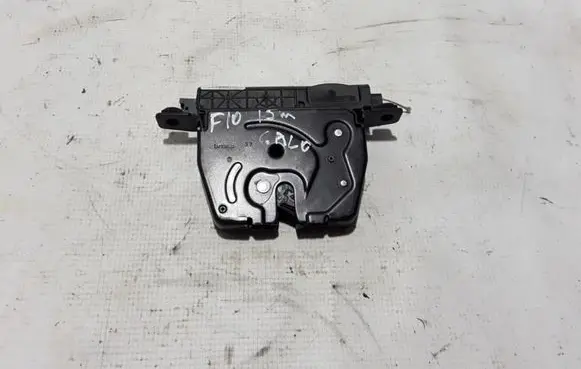 Loading door lock