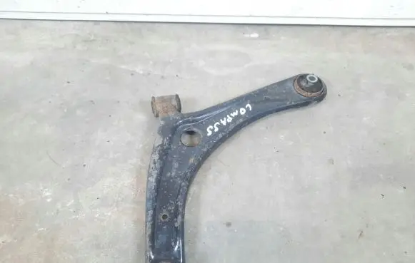 Front lower control arm/wishbone