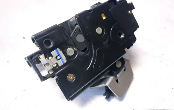 Audi A4 S4 B6 8E 8H Rear door lock 8E0839016C