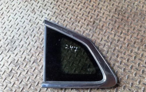 Nissan Qashqai Rear side window 833134EA0A