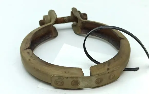 Mercedes-Benz R W251 Muffler pipe connector clamp 