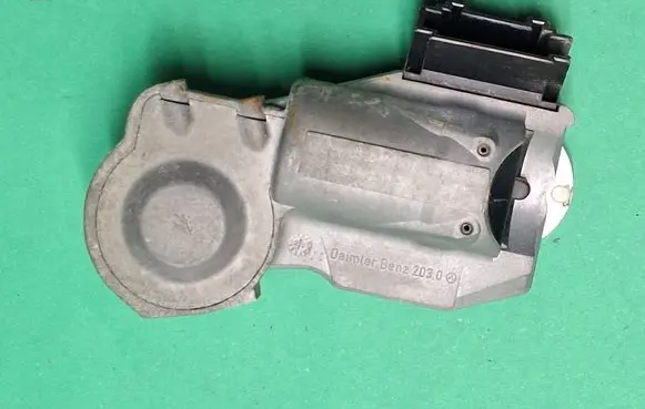 Mercedes-Benz C W203 Steering wheel lock 