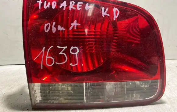 Volkswagen Touareg I Tailgate rear/tail lights 28269003