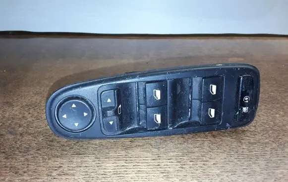 Citroen C4 I Electric window control switch 96590662XT