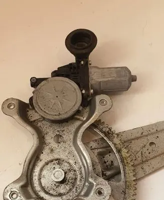 Toyota Land Cruiser (J120) Front door window regulator with motor 0620401760 8571058010