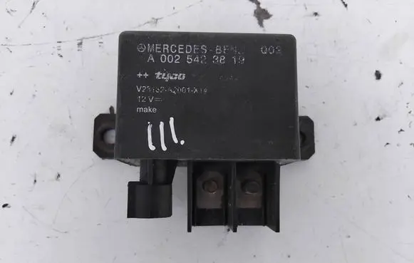 Mercedes-Benz E W211 Charging relay A0025423819