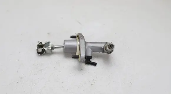 Honda CR-V Clutch slave cylinder 