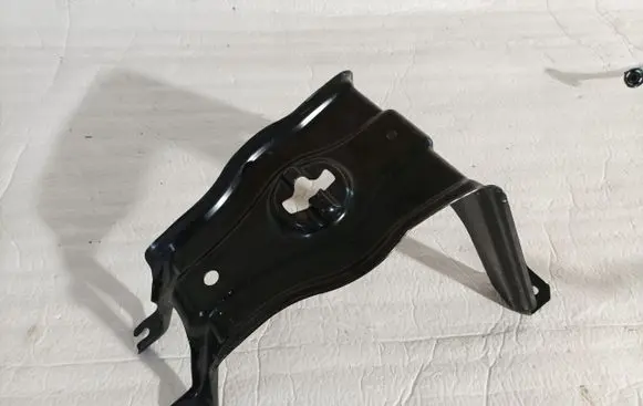 Audi A4 S4 B9 Spare wheel mounting bracket 8W0802715A