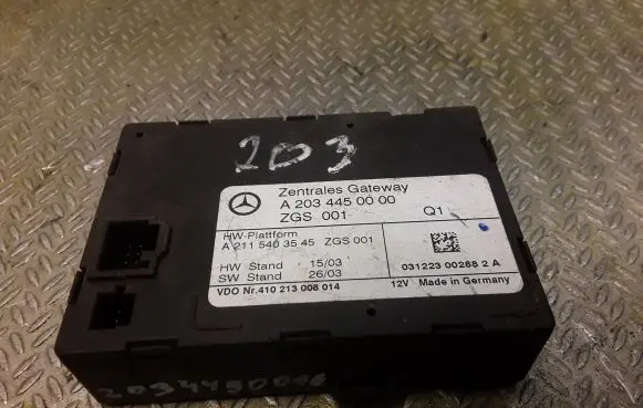 Mercedes-Benz C W203 Gateway control module 2034450000 A2034450000