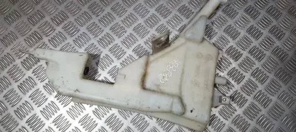 Windshield washer fluid reservoir/tank