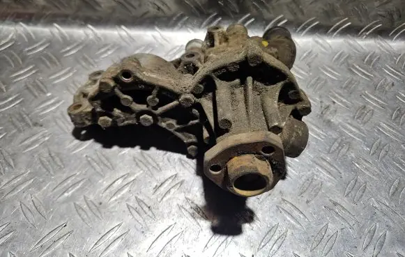 Volkswagen Golf III Water pump 056121013E
