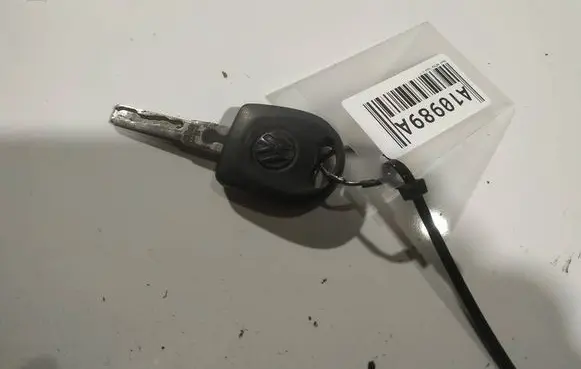 Volkswagen Bora Ignition key/card 