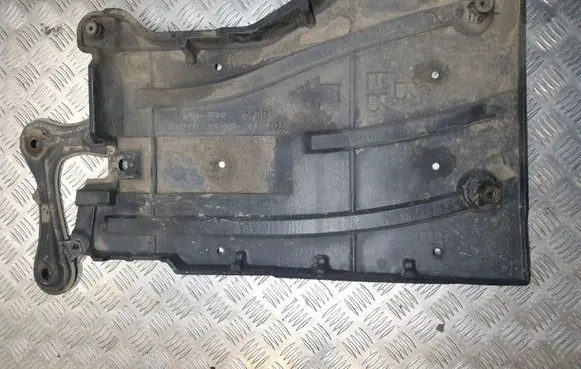 Toyota Prius (XW30) Center/middle under tray cover 5816547020