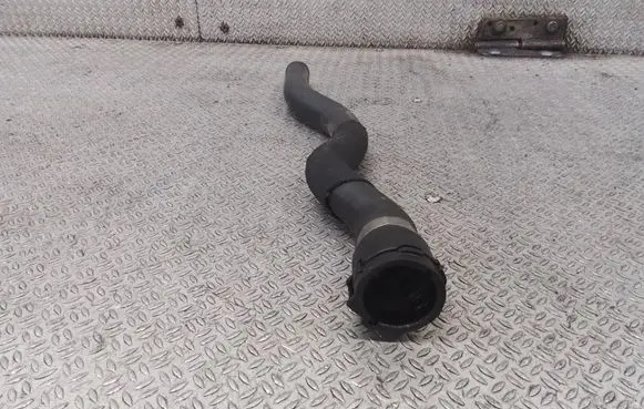 BMW 5 E39 Engine coolant pipe/hose