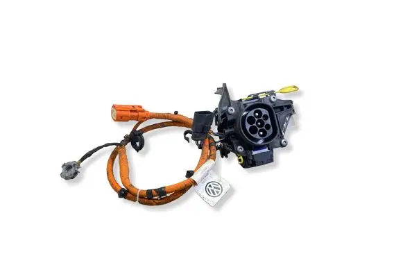 Volkswagen Tiguan Electric car charge socket 5QF915651 5NA971509C