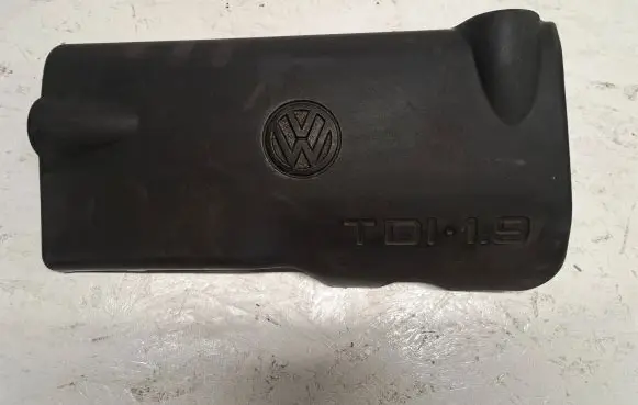 Volkswagen Golf III Engine cover (trim) 028103935A 012527A