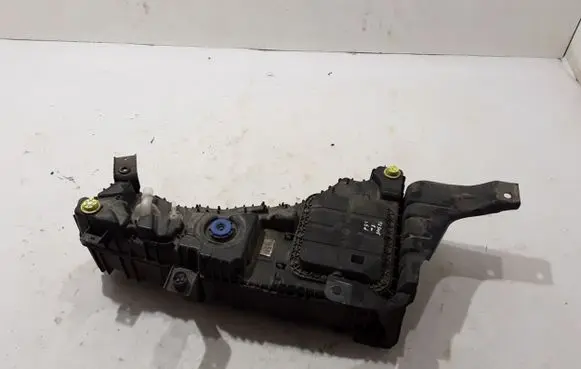 Peugeot 5008 AdBlue liquid reservoir 9813819480