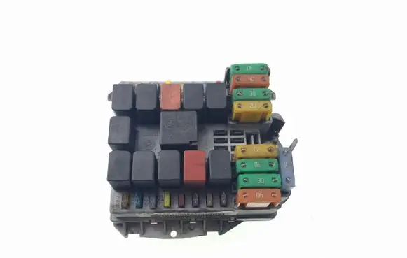 Iveco Daily 35 - 40.10 Fuse module 69501171
