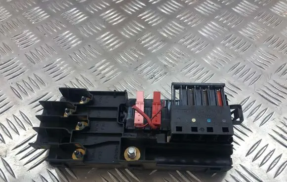 Mercedes-Benz R W251 Fuse box set 2115452601